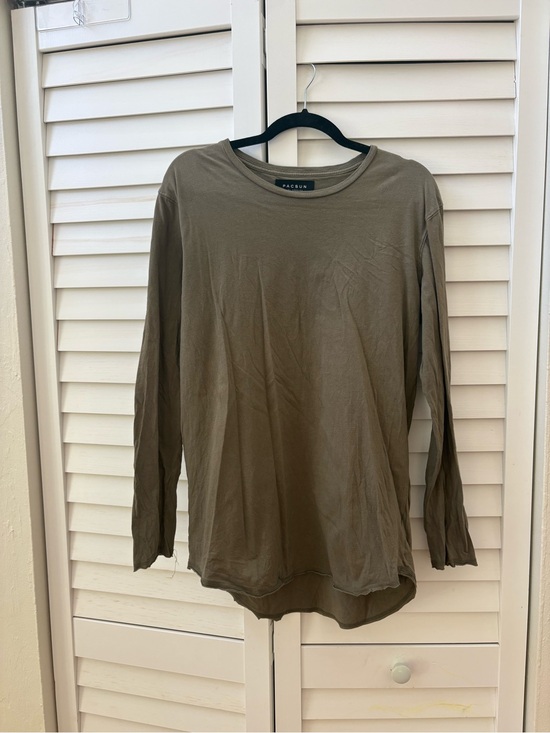 PacSun Other - Pacsun Olive Green Long Sleeve Curved Hem Shirt Medium